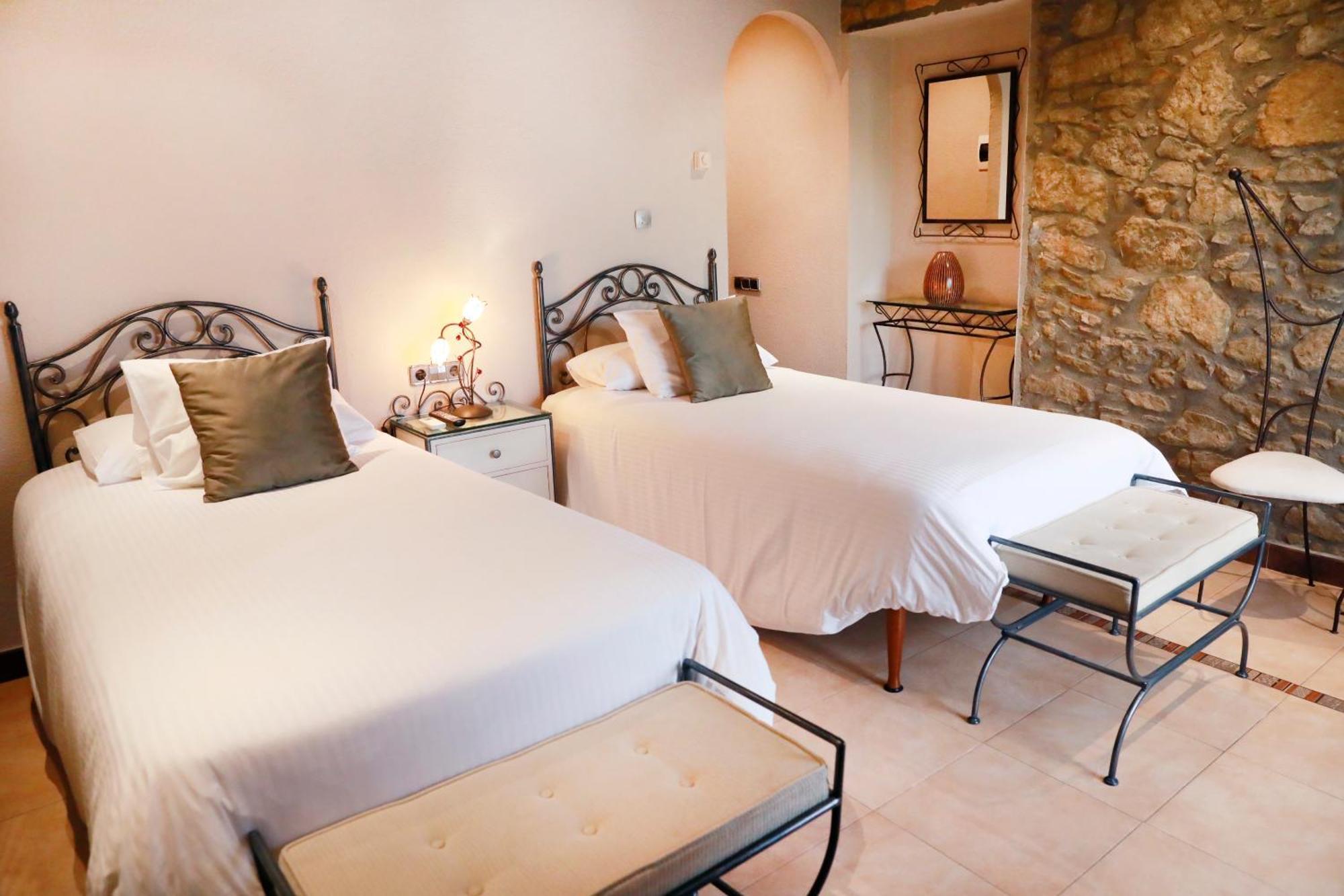La Violeta Hotel Spa & Chill Out Castelltercol Bagian luar foto