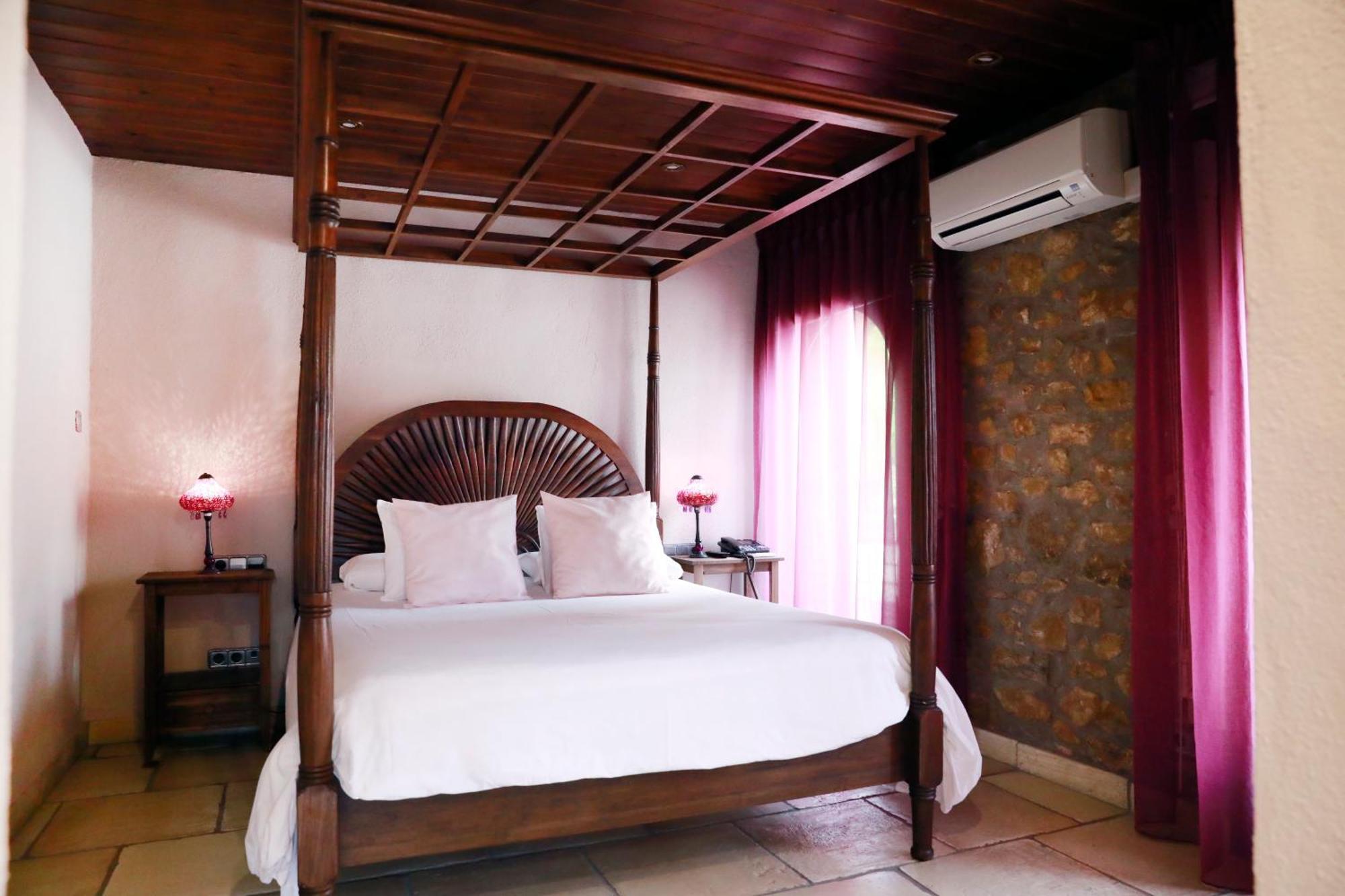 La Violeta Hotel Spa & Chill Out Castelltercol Bagian luar foto