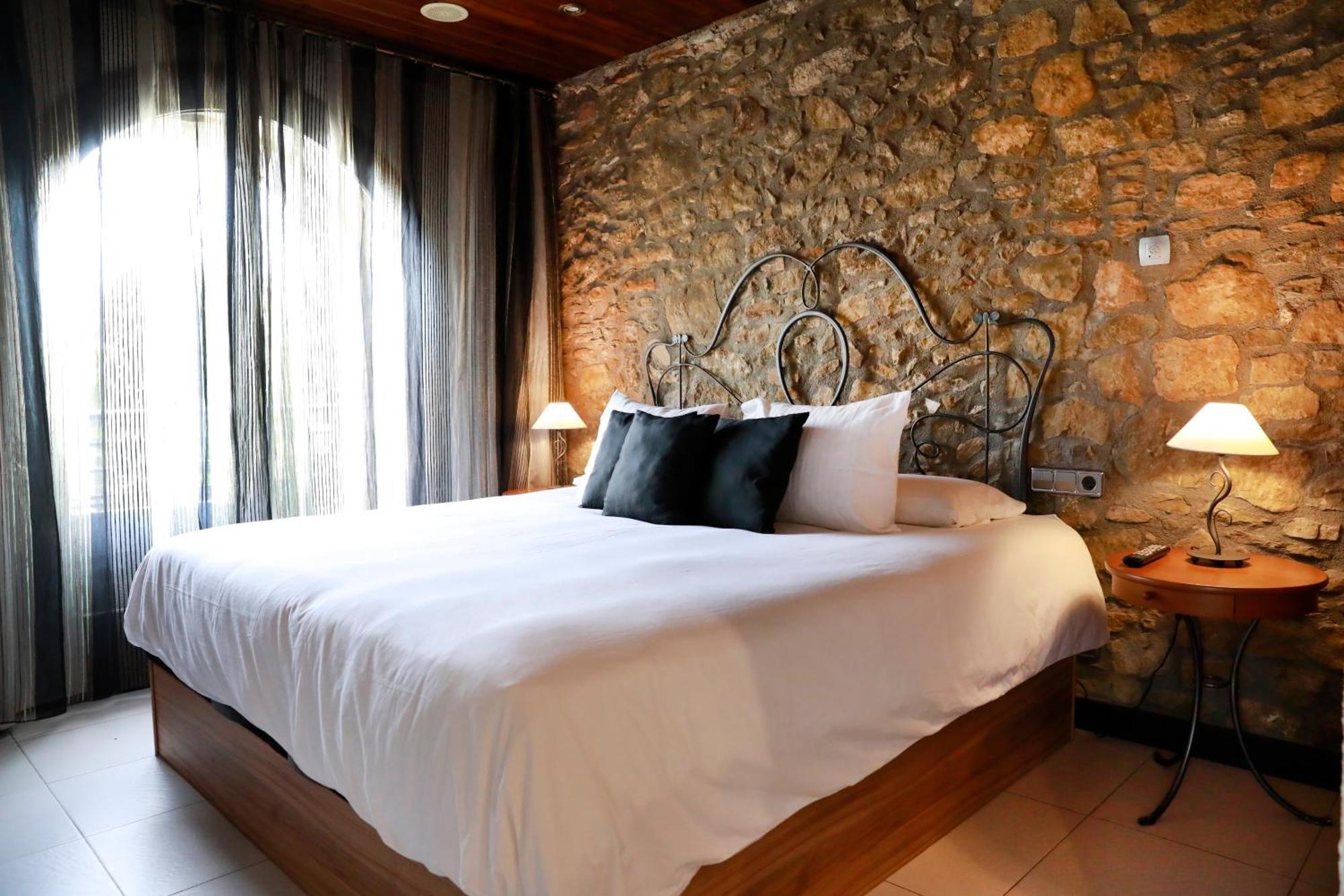 La Violeta Hotel Spa & Chill Out Castelltercol Bagian luar foto