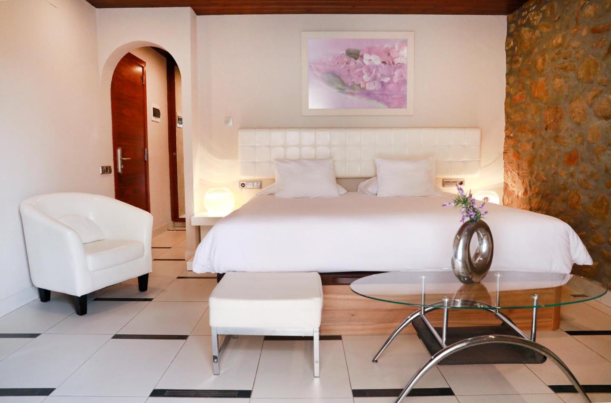 La Violeta Hotel Spa & Chill Out Castelltercol Bagian luar foto